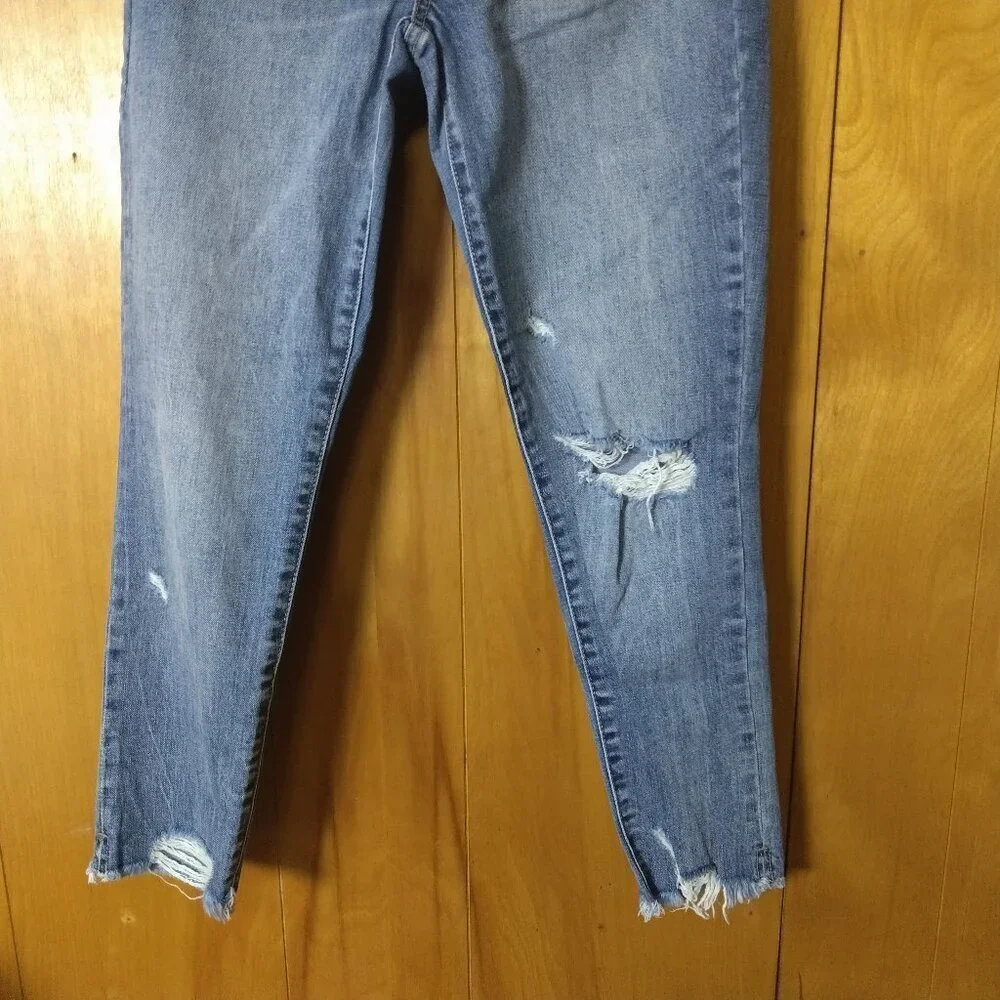 Rewash Size 26 Classic Rise Vintage Reunion Raw Hem Distressed Jeans